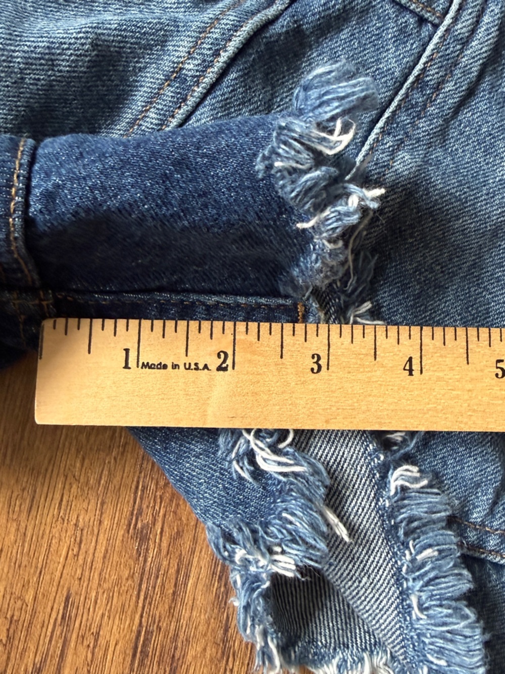 Free People We The Free Distressed Denim Shorts Size 27 Boho Cutoff Shorts - Picture 9 of 9